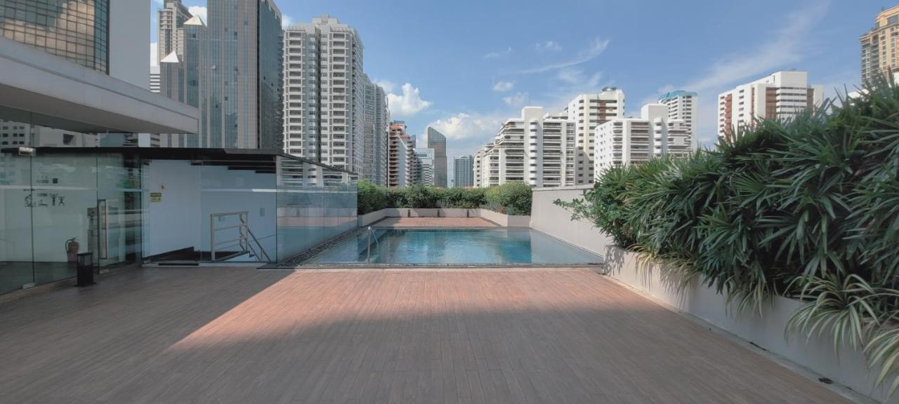 Twenty Three Residence Bangkok Esterno foto