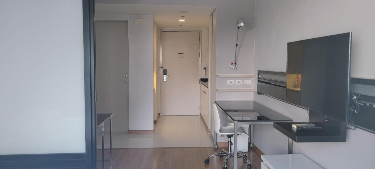 Twenty Three Residence Bangkok Esterno foto