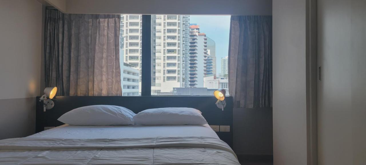 Twenty Three Residence Bangkok Esterno foto