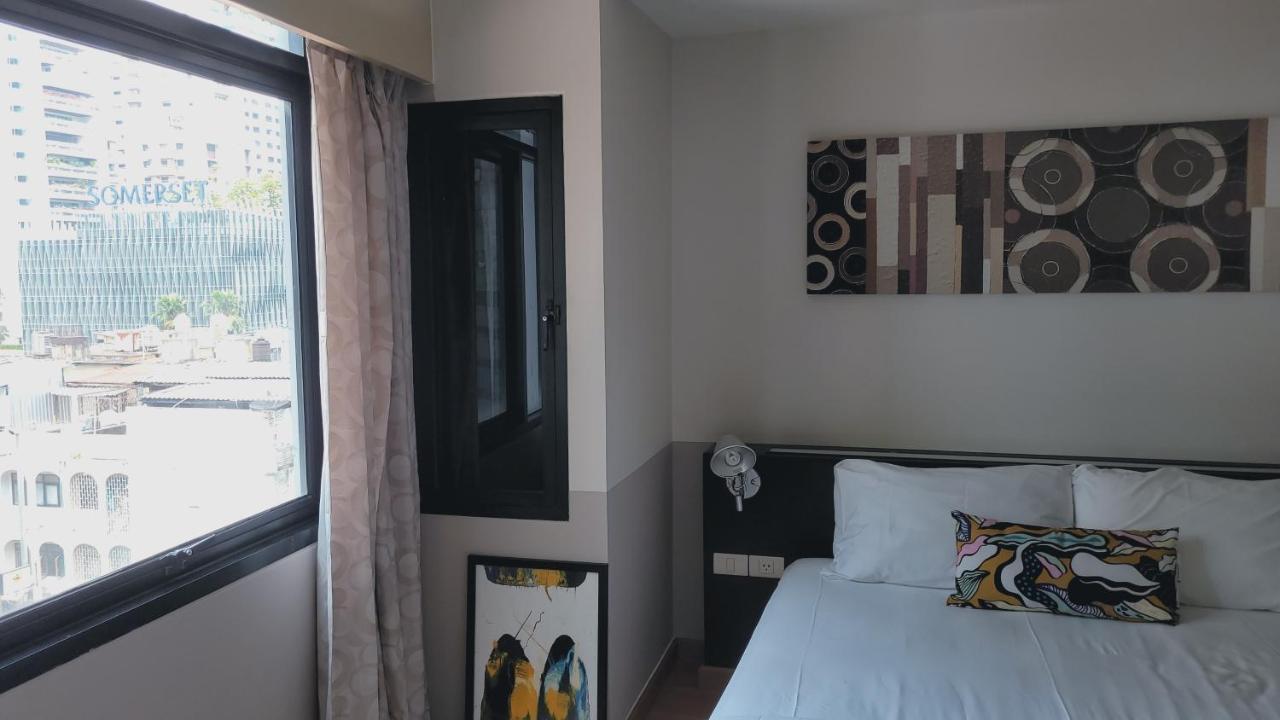 Twenty Three Residence Bangkok Esterno foto