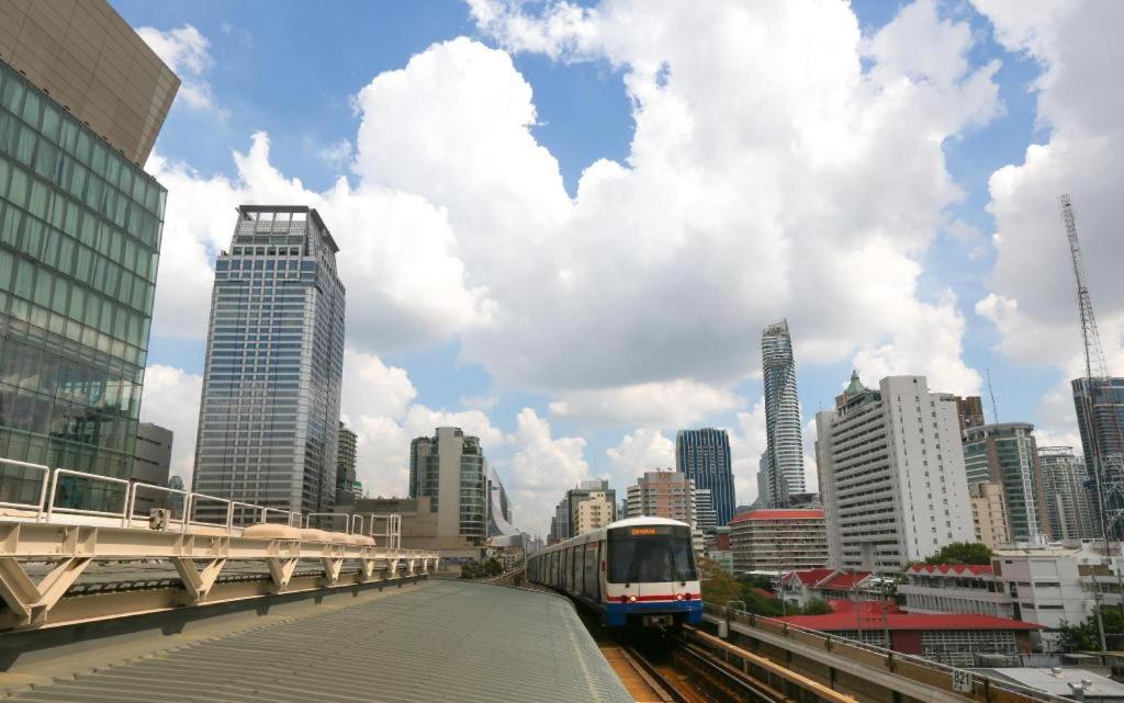 Twenty Three Residence Bangkok Esterno foto