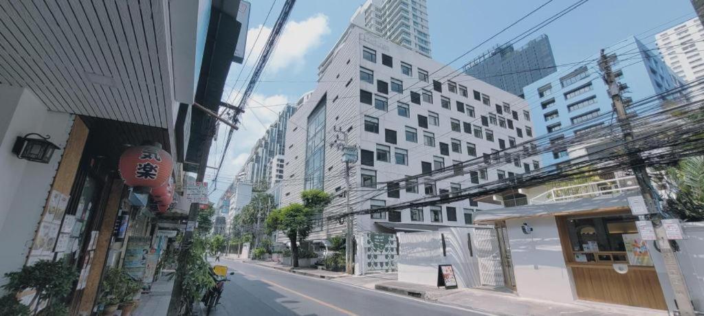 Twenty Three Residence Bangkok Esterno foto