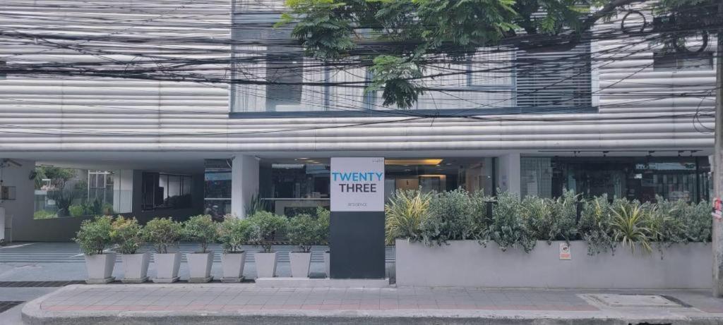 Twenty Three Residence Bangkok Esterno foto